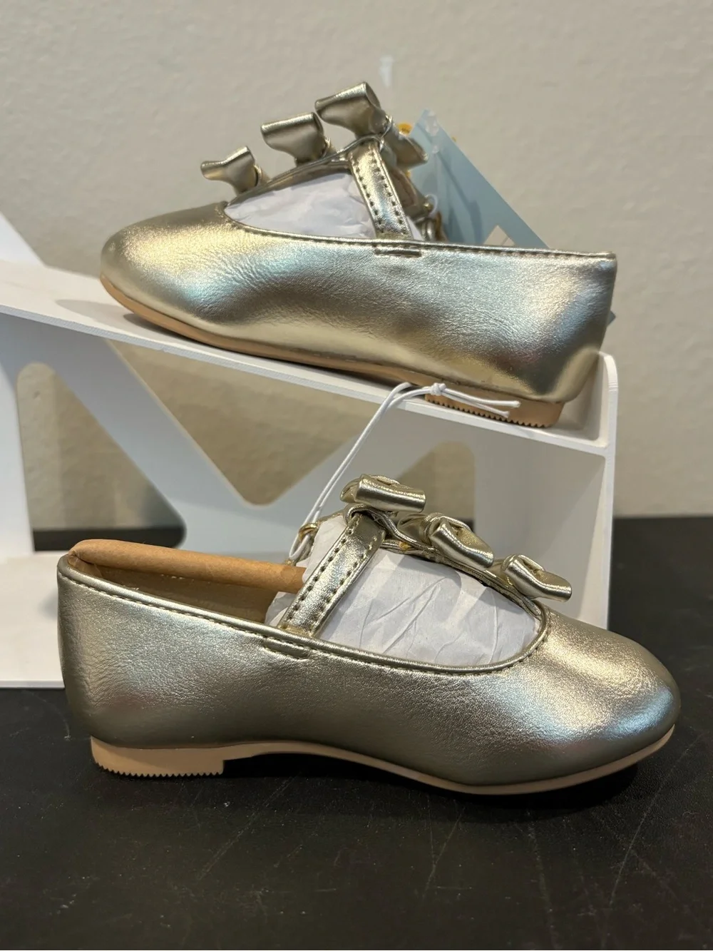 NEW Toddler Girls' Eliana Mary Jane Flats - Cat & Jack™ Size 6 Gold with Box